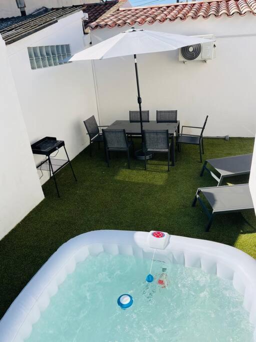 Maison 4 Personnes Avec Jacuzzi มาริญญาน ภายนอก รูปภาพ
